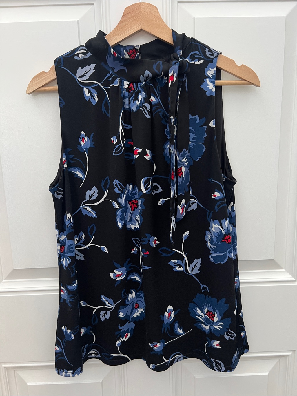White House Black Market Black Floral Tie-Neck Sleeveless Camisole